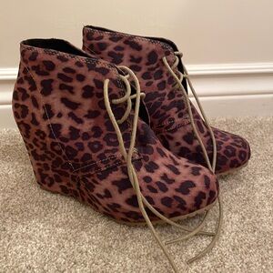 Steve Madden Leopard Wedge Lace-up Bootie, sz 7